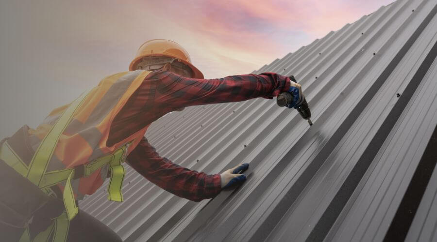 Professional gutter cleaning in Hodgen, OK